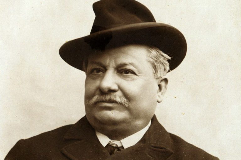 Il 6 aprile del 1912 moriva a Bologna, Giovanni Pascoli.